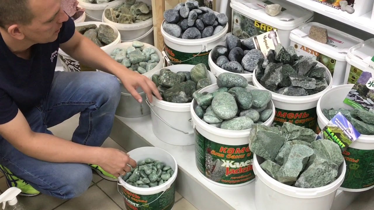 Выбор камней для бани в магазине